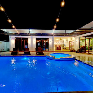 Pool & Villa